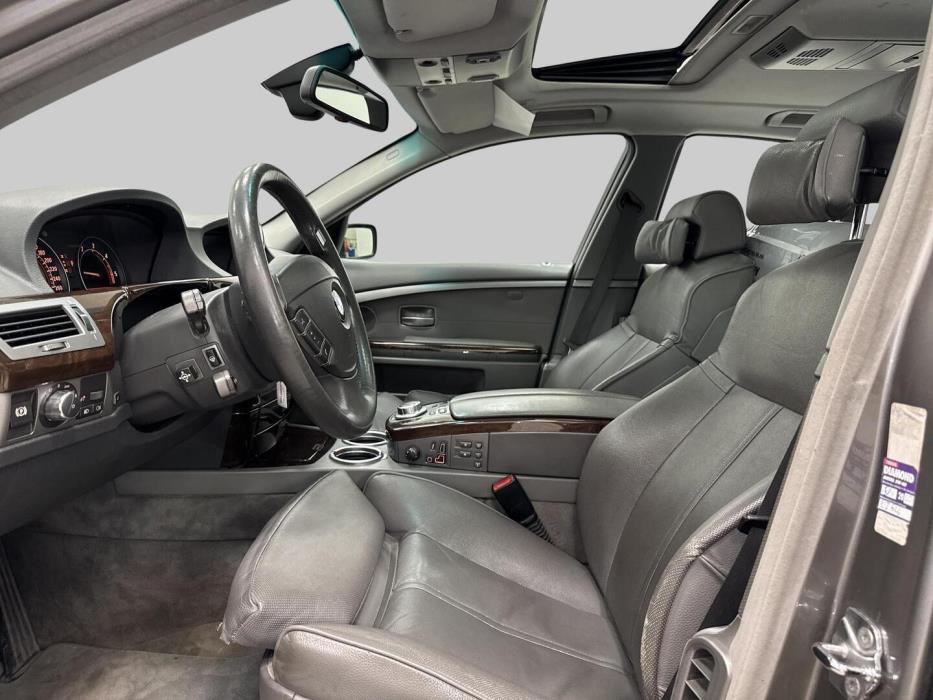 BMW 730 2004