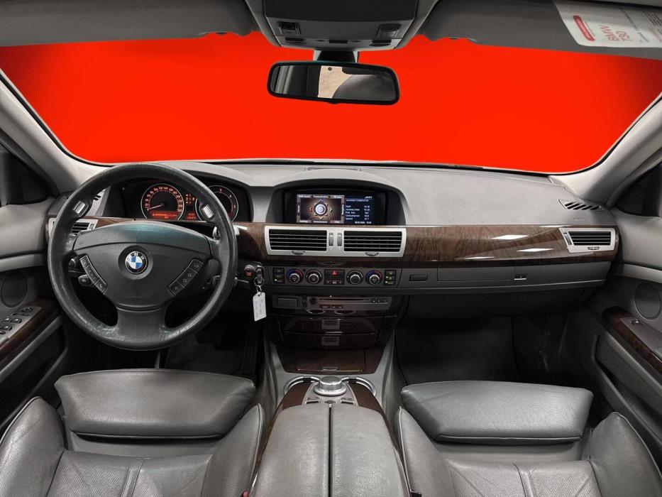 BMW 730 2004