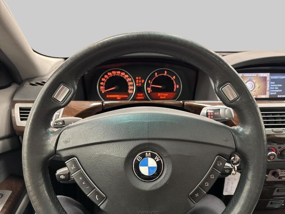 BMW 730 2004