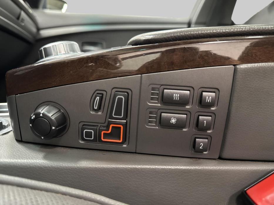 BMW 730 2004