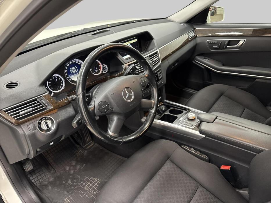 MERCEDES-BENZ E 2012