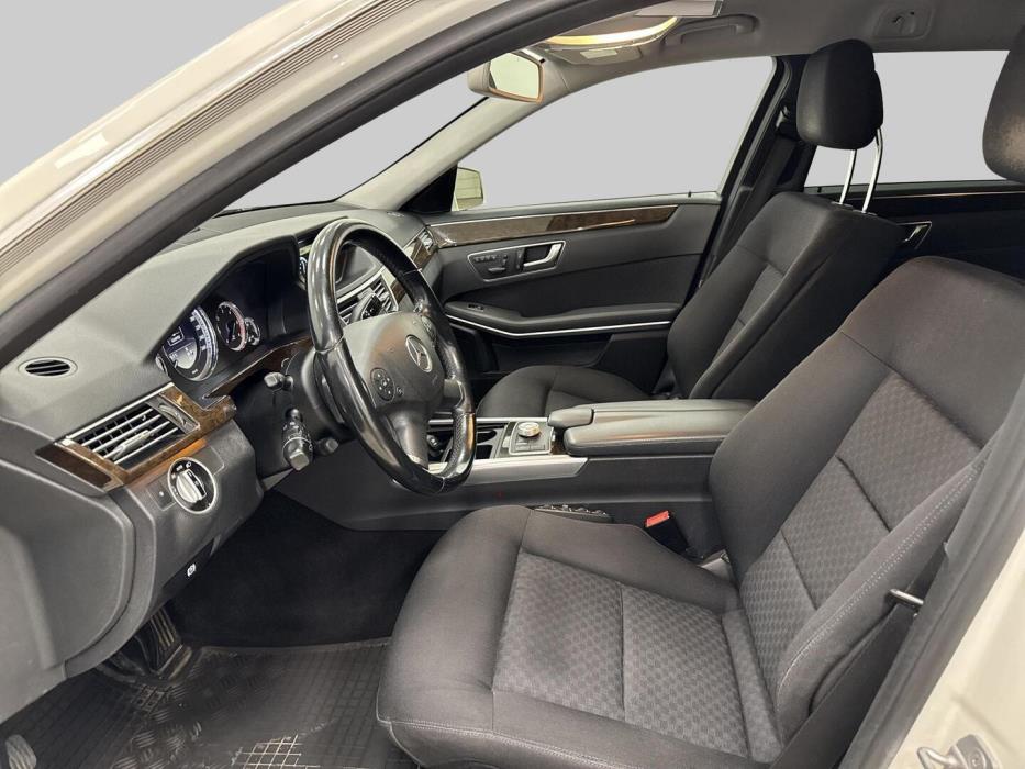 MERCEDES-BENZ E 2012