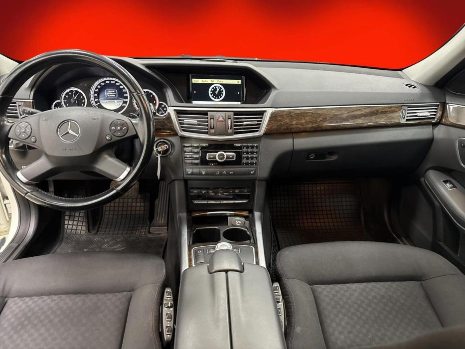 MERCEDES-BENZ E 2012