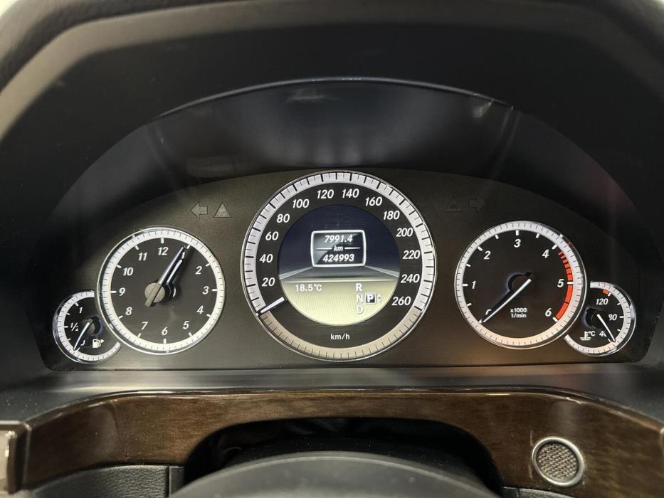 MERCEDES-BENZ E 2012