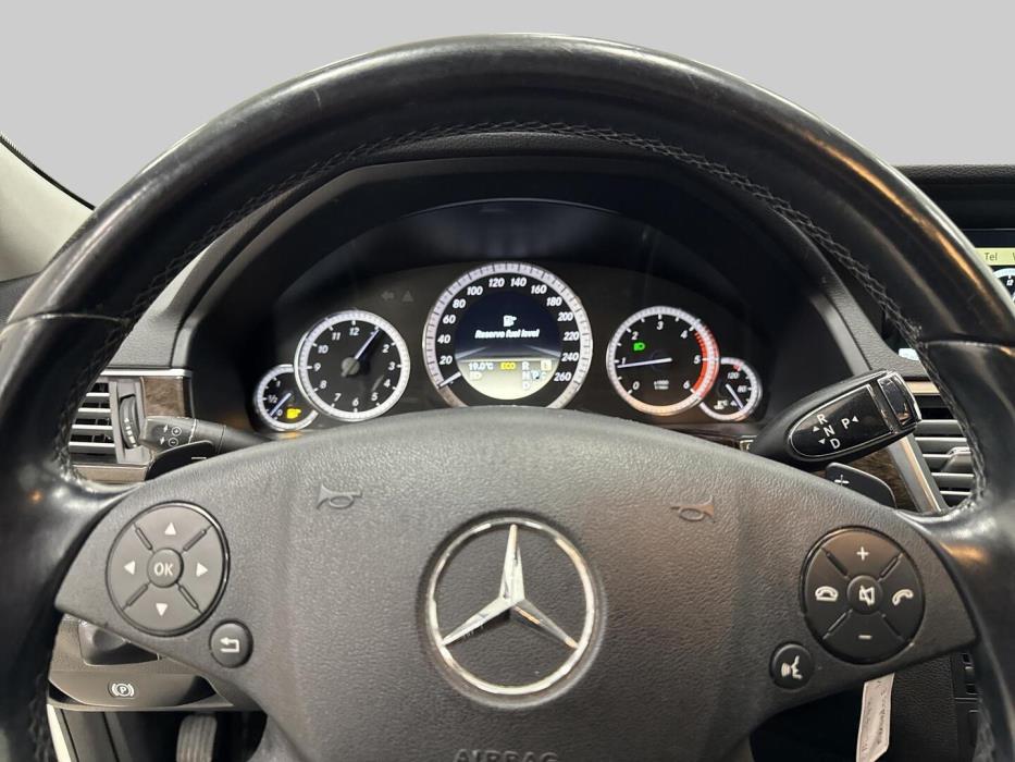 MERCEDES-BENZ E 2012
