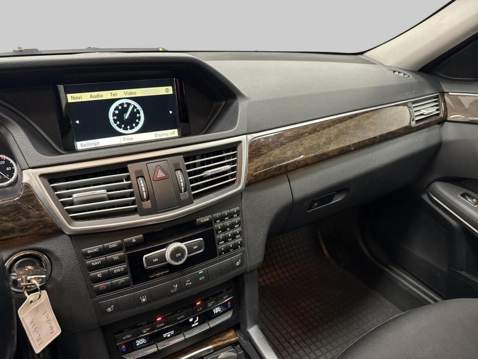 MERCEDES-BENZ E 2012