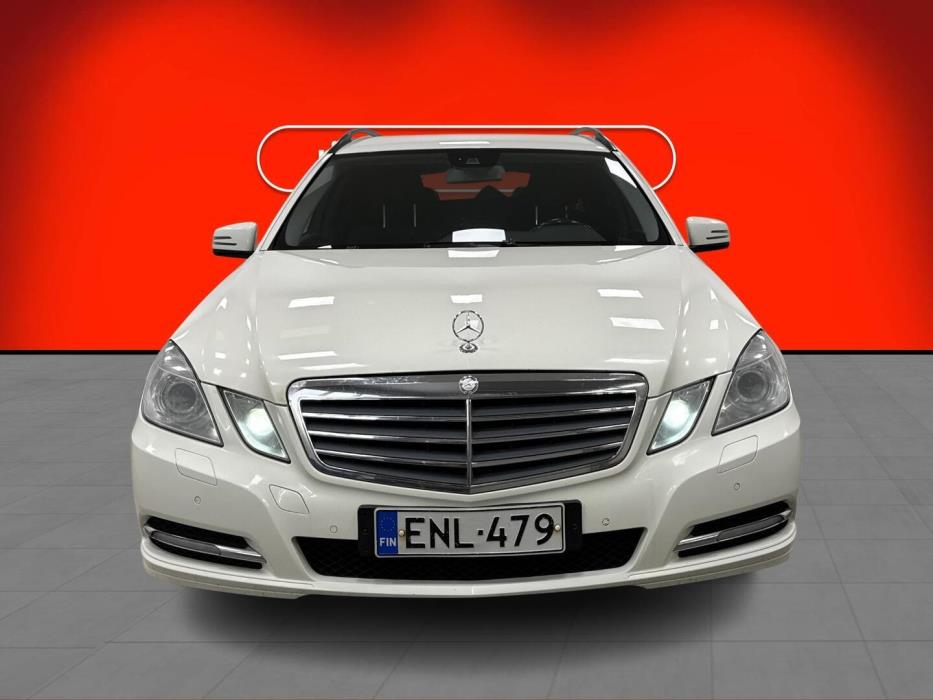 MERCEDES-BENZ E 2012