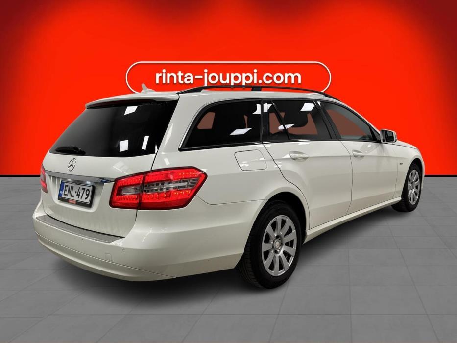 MERCEDES-BENZ E 2012