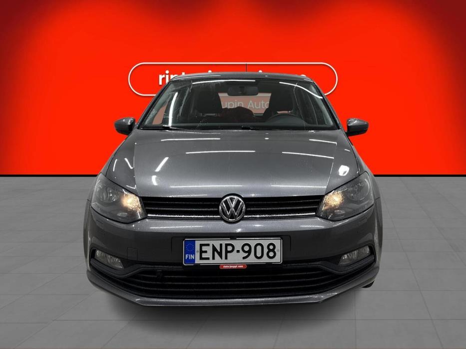 VOLKSWAGEN Polo 2015