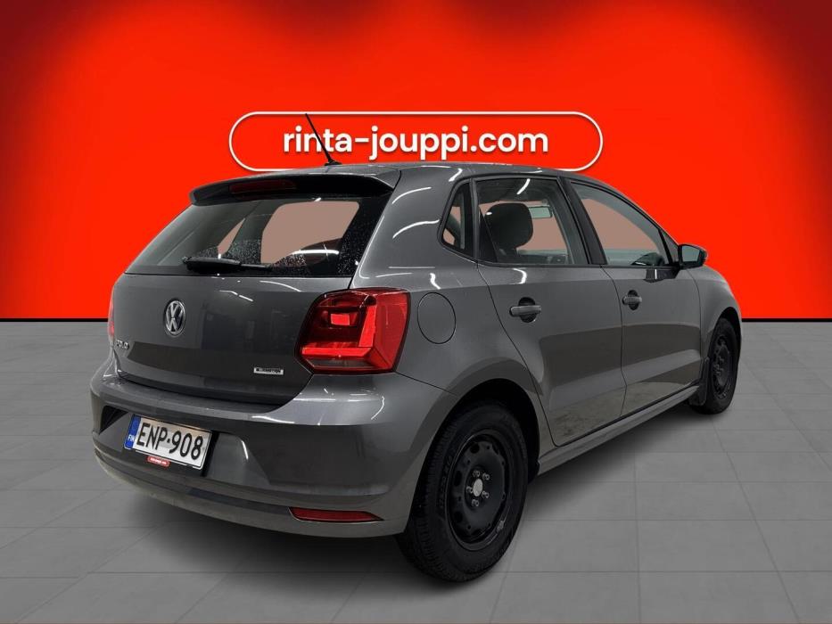 VOLKSWAGEN Polo 2015