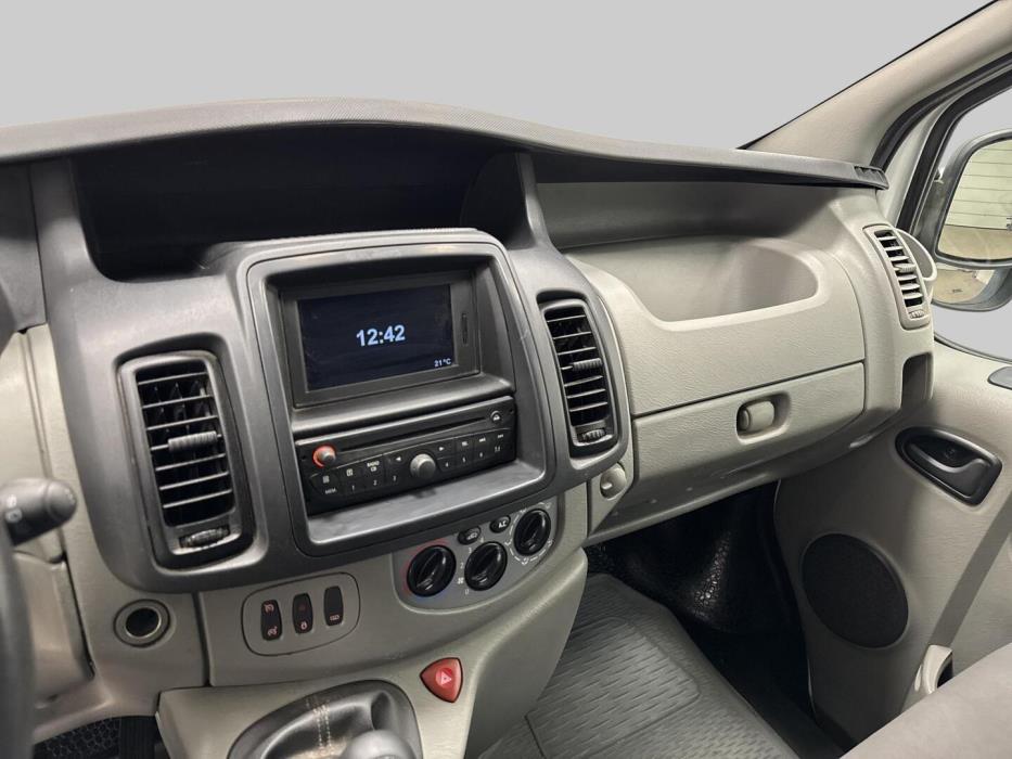 RENAULT Trafic 2012