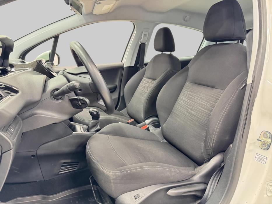 PEUGEOT 208 2014