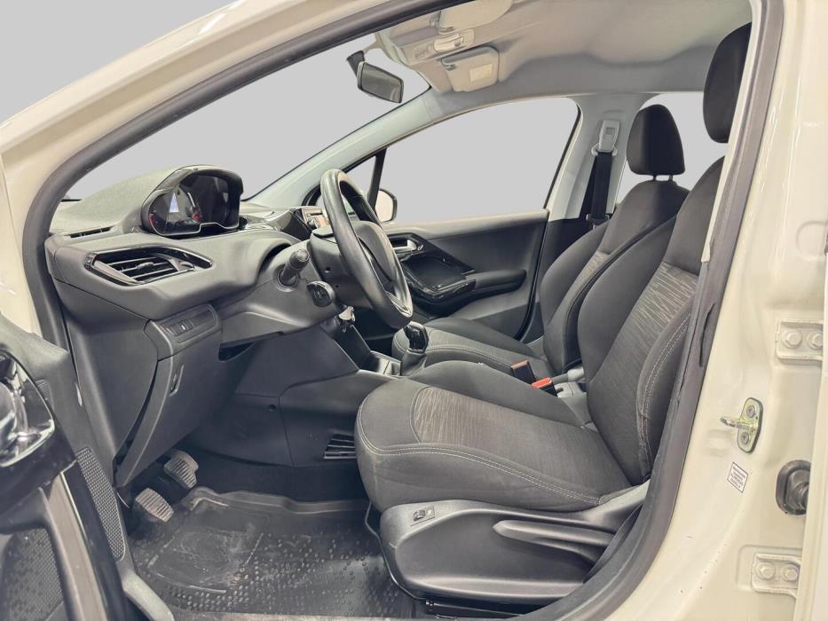 PEUGEOT 208 2014
