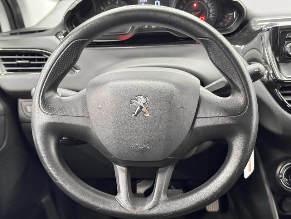 PEUGEOT 208 2014