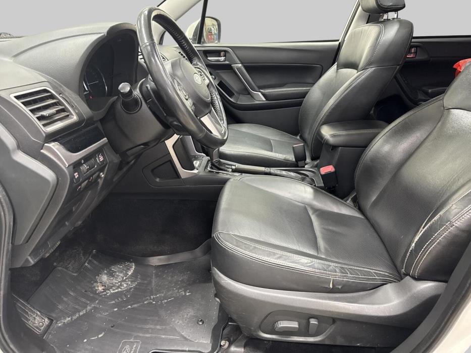 SUBARU Forester 2017