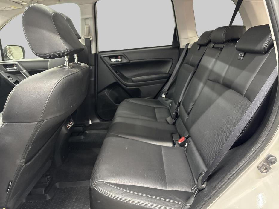 SUBARU Forester 2017