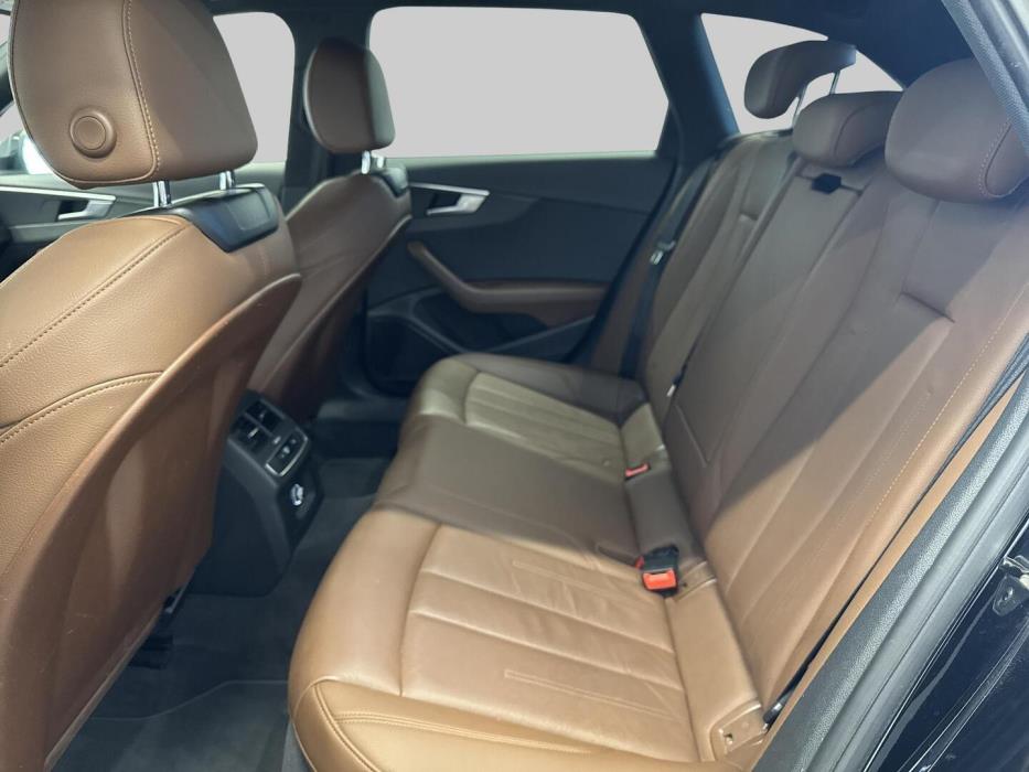 AUDI A4 2019