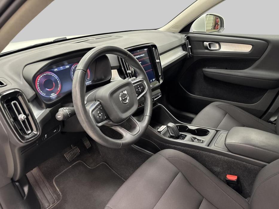 VOLVO XC40 2020