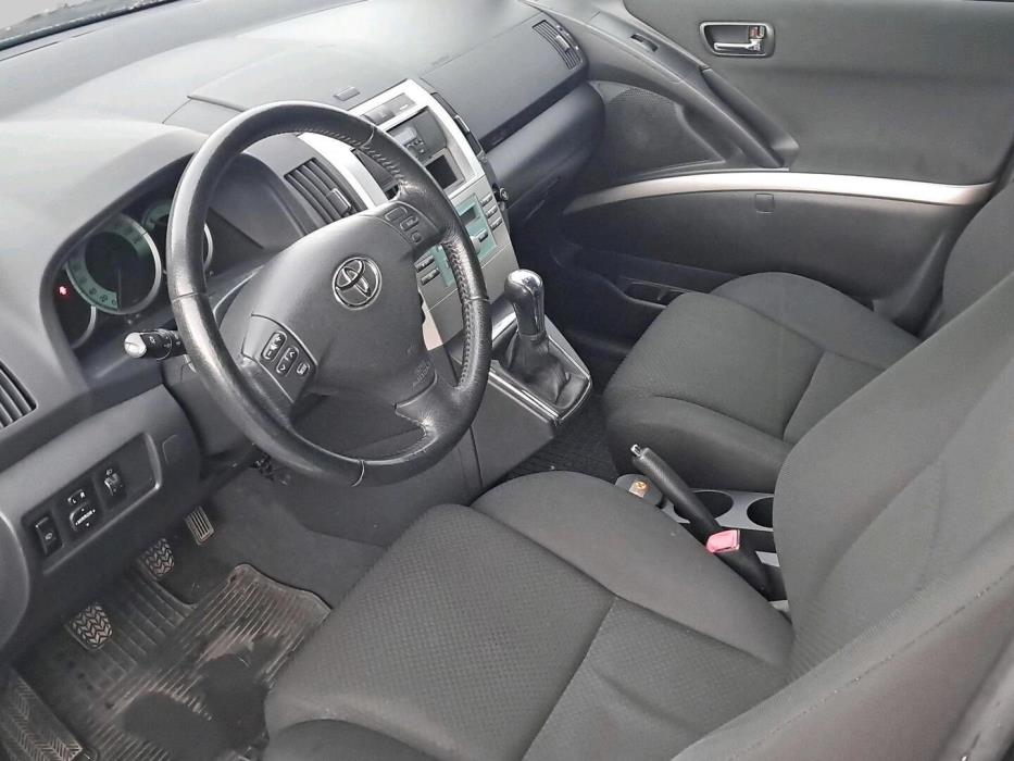 TOYOTA Corolla Verso 2007