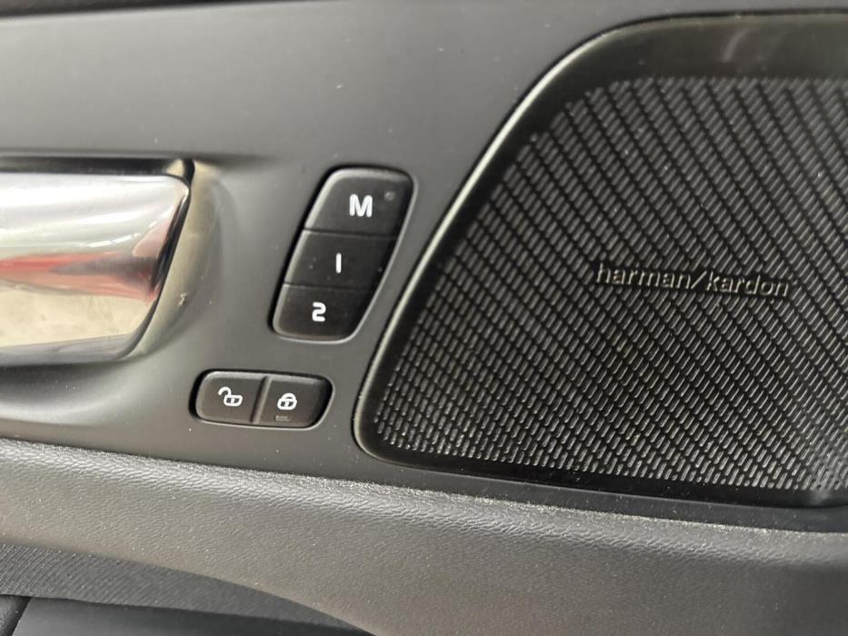 VOLVO XC60 2021