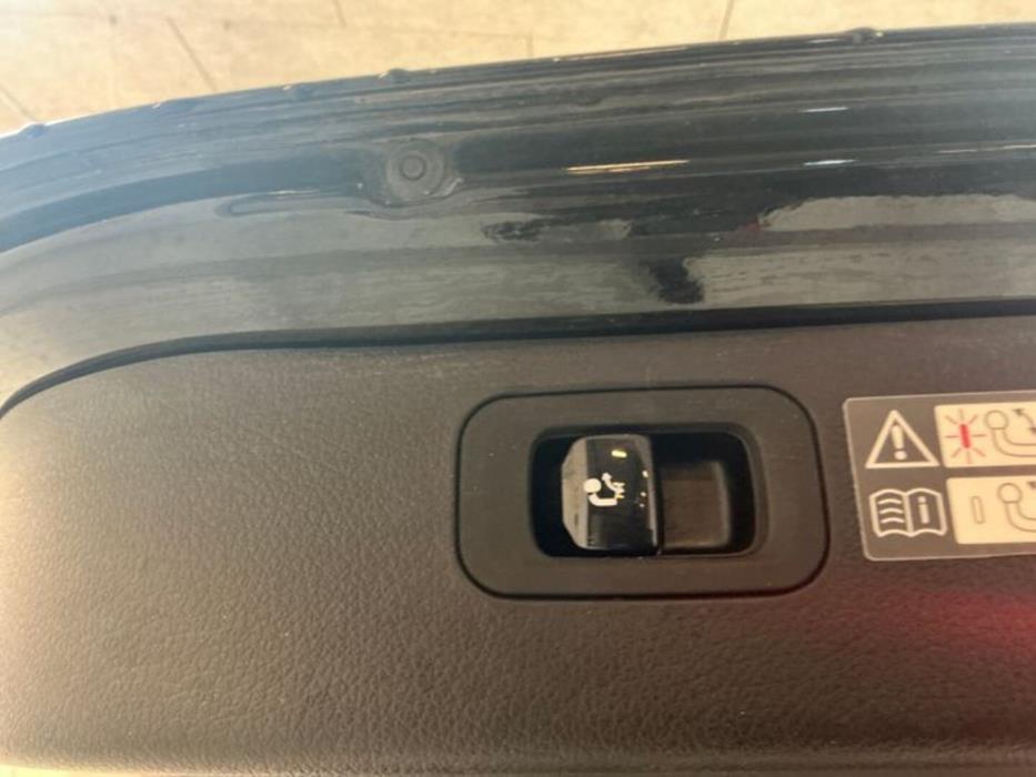 MERCEDES-BENZ C 2023