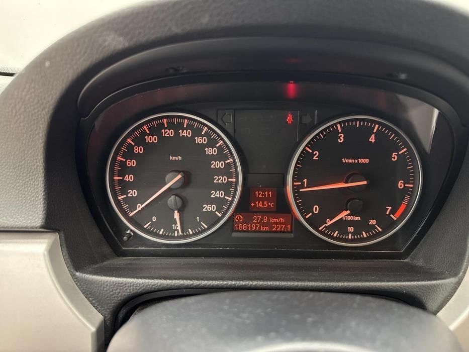 BMW 318 2009