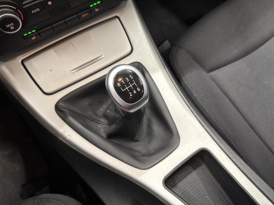 BMW 318 2009