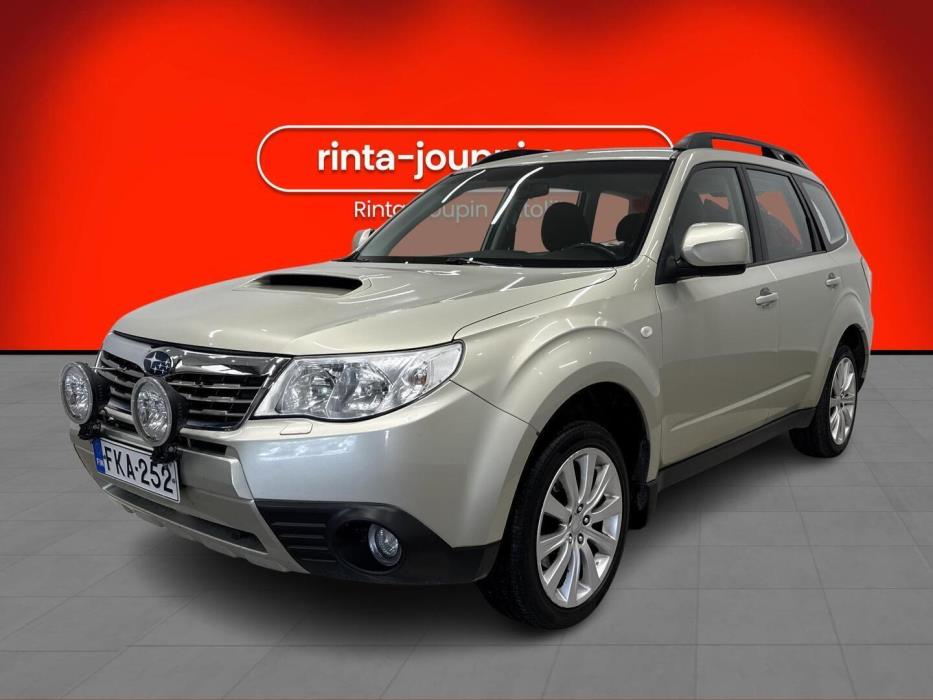 SUBARU Forester 2011