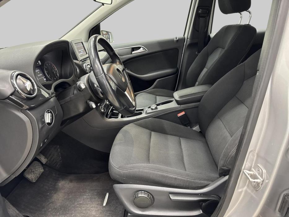 MERCEDES-BENZ B 2012