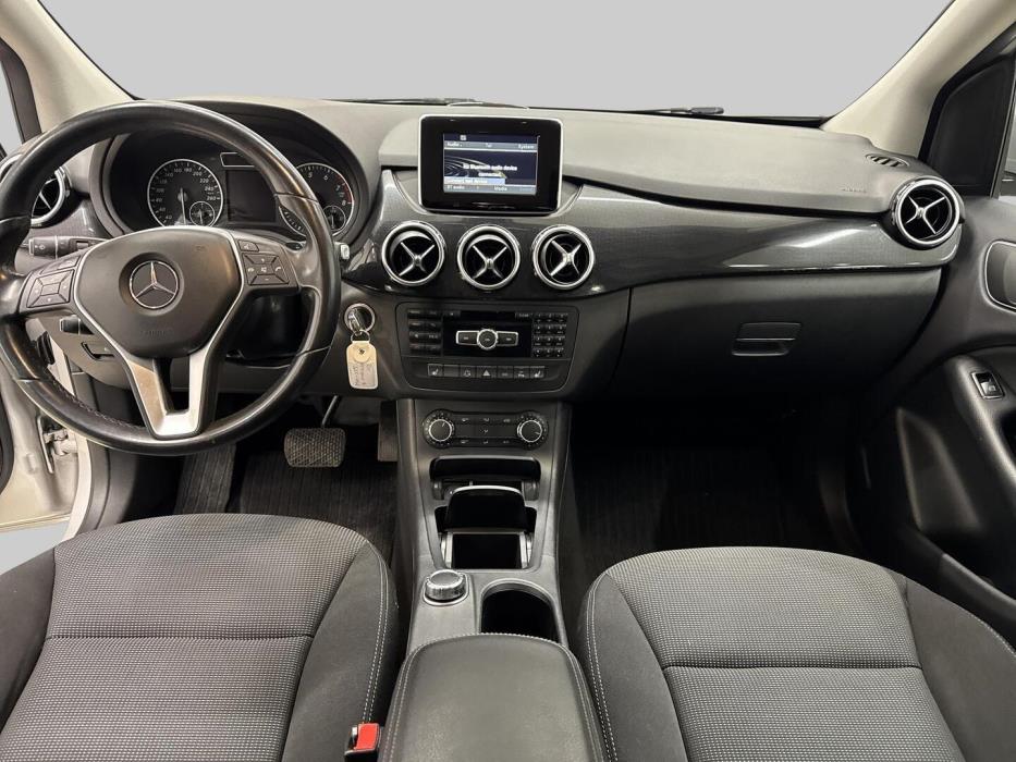 MERCEDES-BENZ B 2012