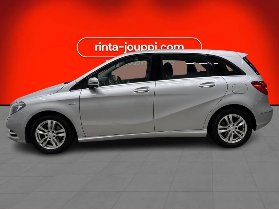 MERCEDES-BENZ B 2012