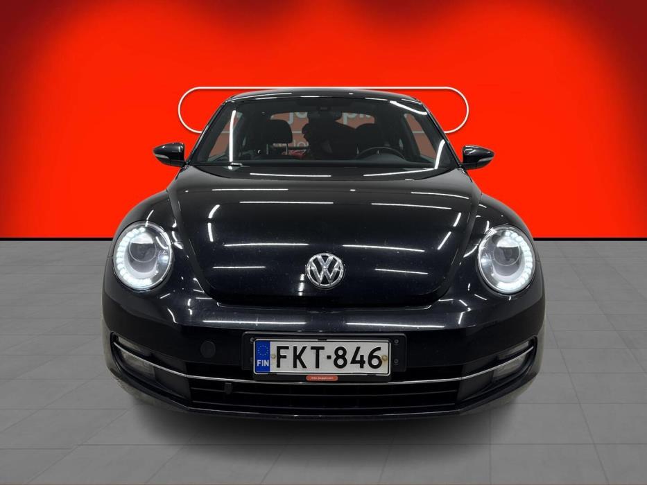 VOLKSWAGEN BEETLE 2012