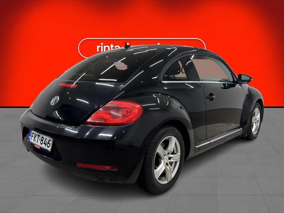 VOLKSWAGEN BEETLE 2012