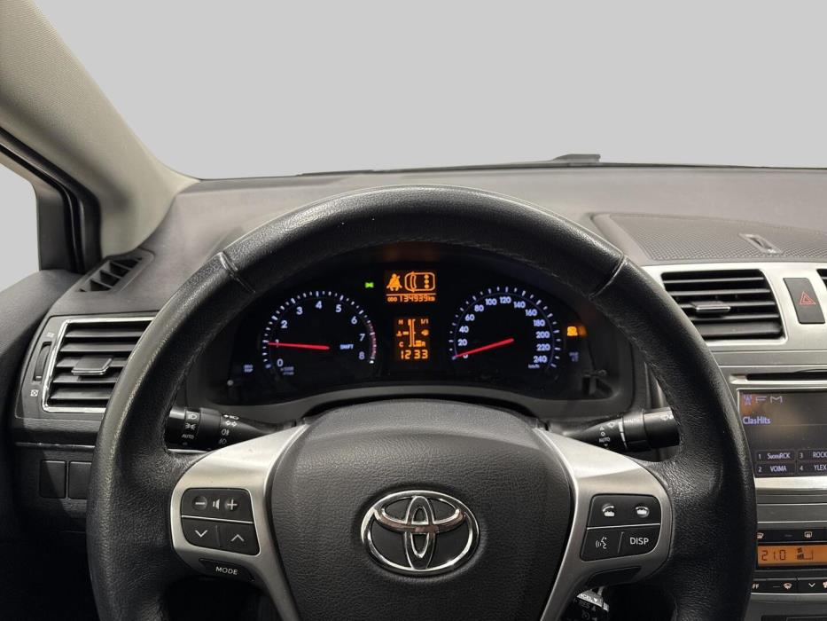 TOYOTA Avensis 2013