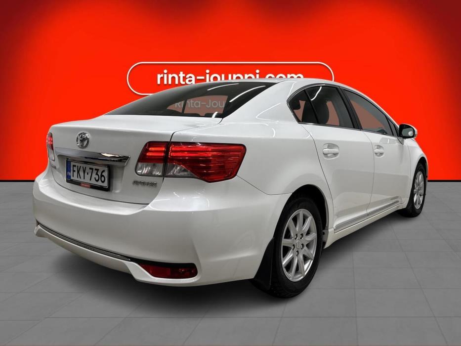 TOYOTA Avensis 2013