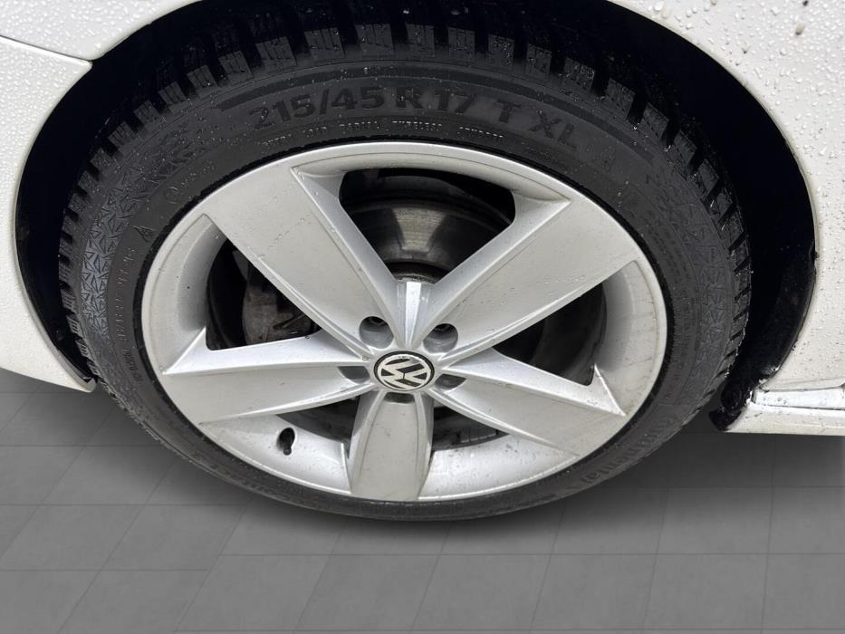 VOLKSWAGEN Polo 2013