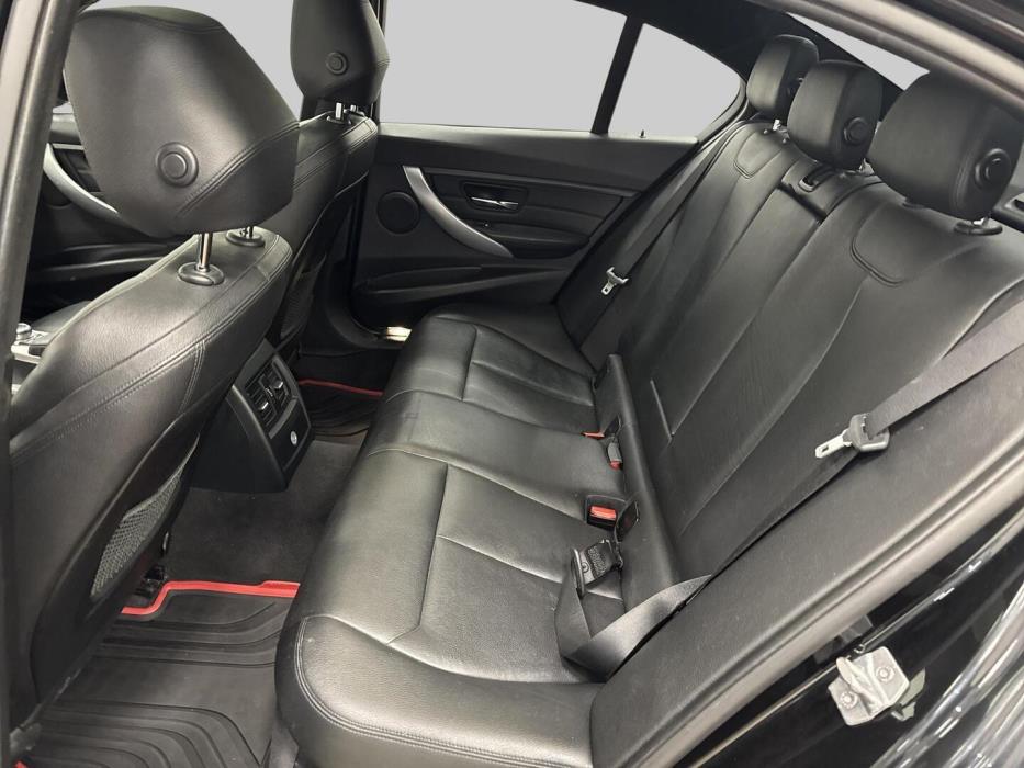 BMW 318 2014