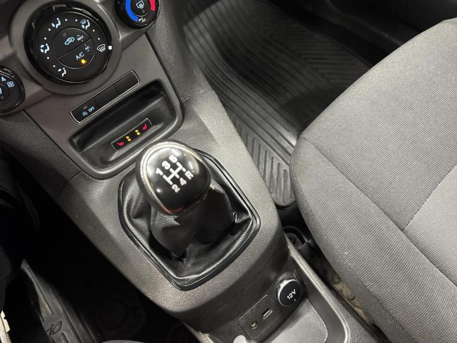 FORD Fiesta Van 2016