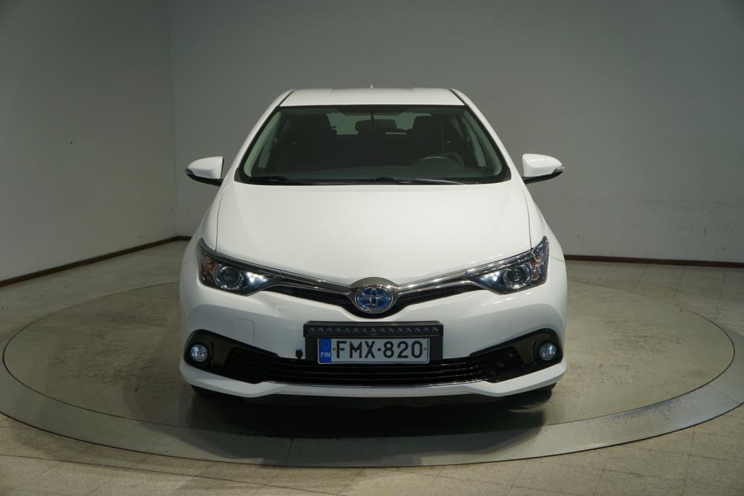 TOYOTA Auris 2016