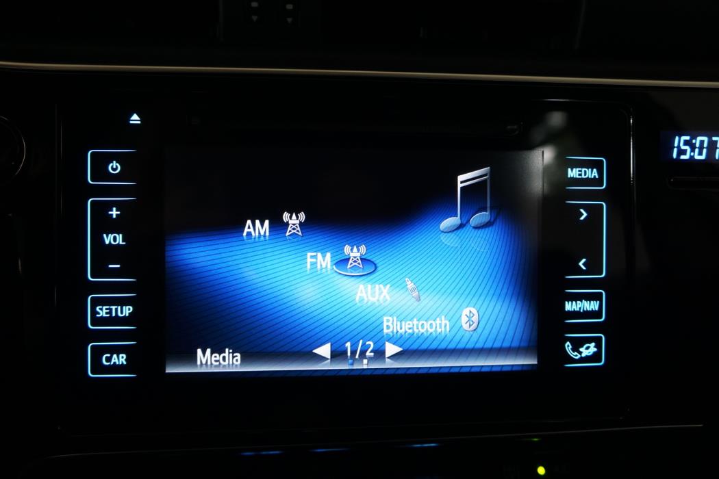 TOYOTA Auris 2016