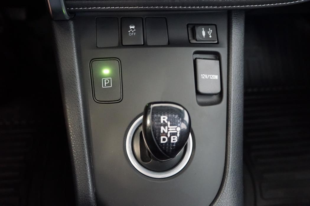 TOYOTA Auris 2016