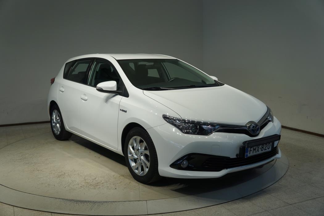 TOYOTA Auris 2016