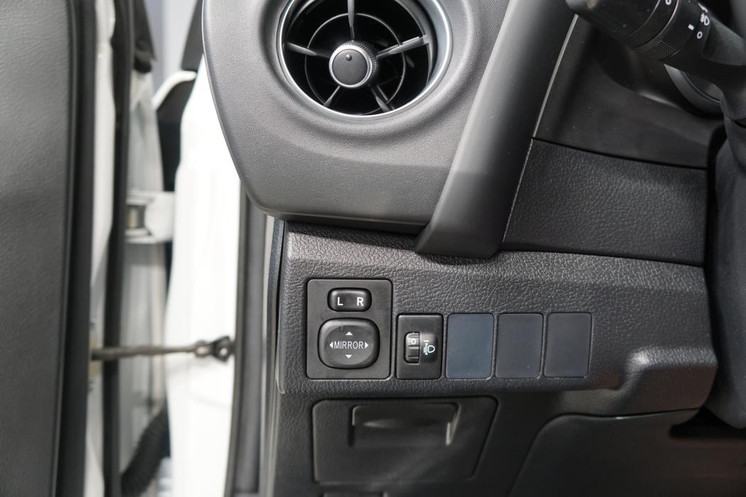 TOYOTA Auris 2016