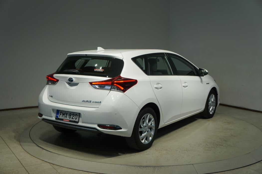 TOYOTA Auris 2016