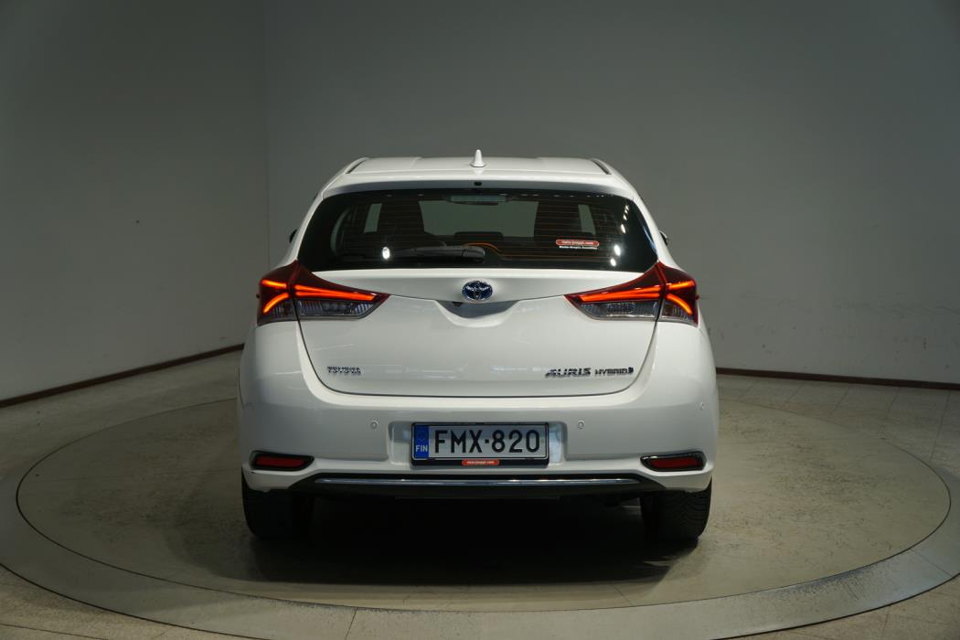 TOYOTA Auris 2016