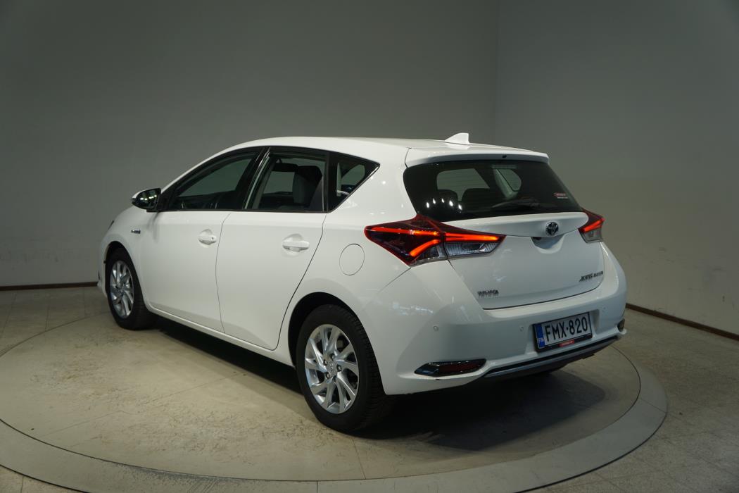 TOYOTA Auris 2016