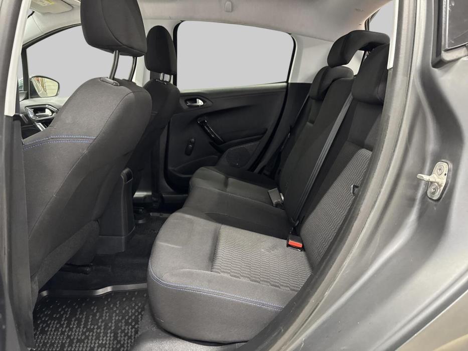 PEUGEOT 208 2018