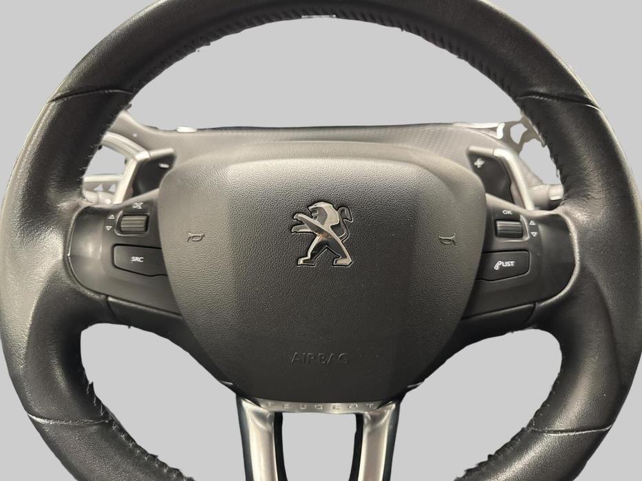 PEUGEOT 208 2018