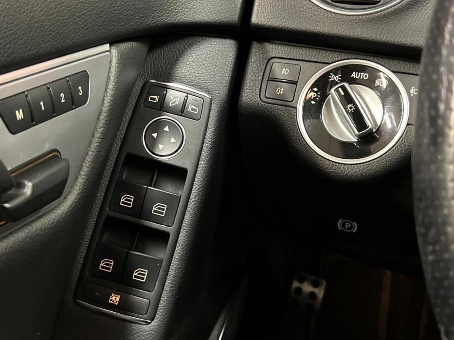 MERCEDES-BENZ C 2012
