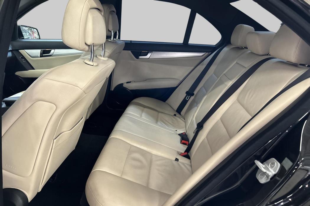 MERCEDES-BENZ C 2011